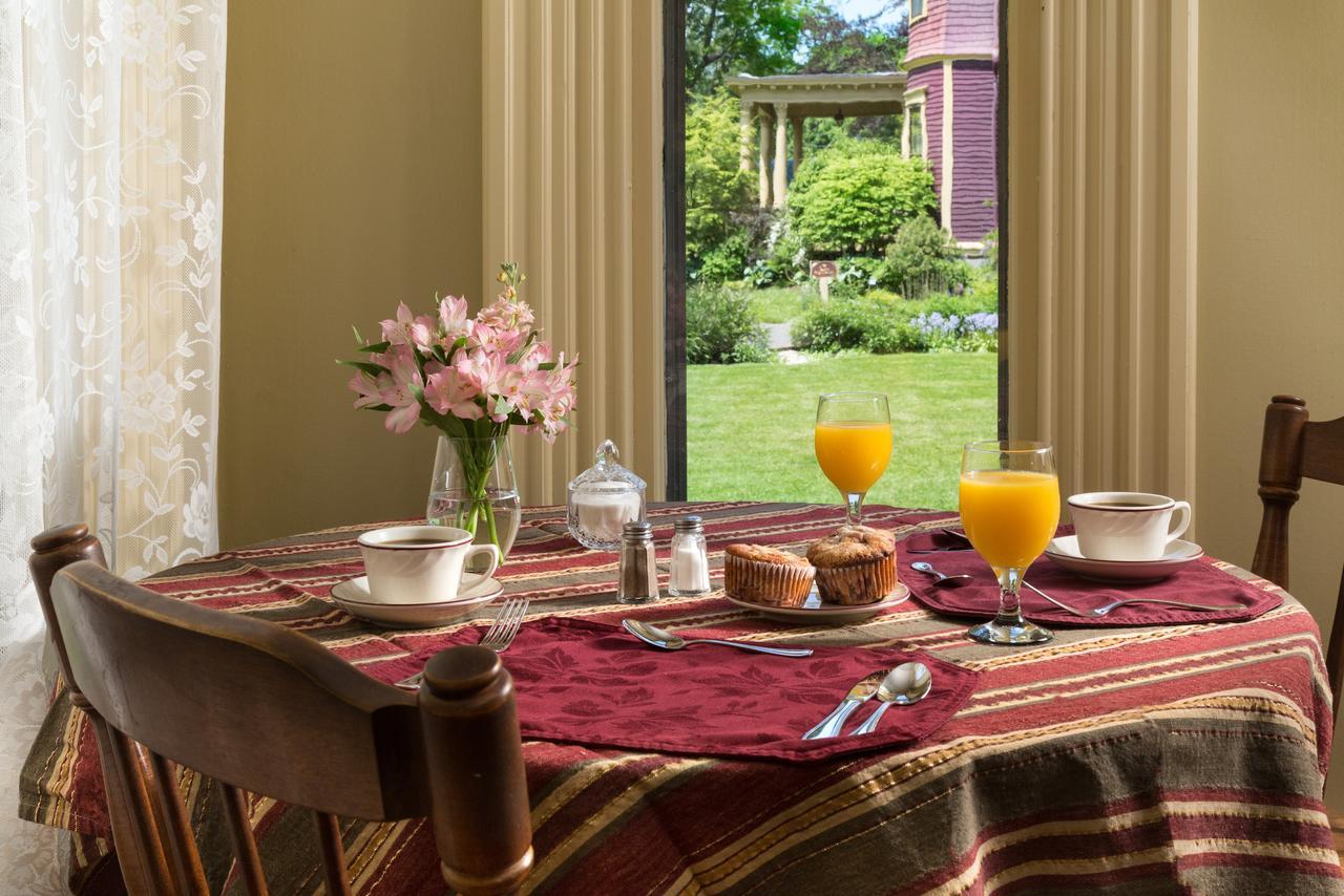 Rockland Talbot House Bed & Breakfast Екстериор снимка